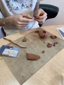 Atelier modelage offert aux enfants hospitalisés