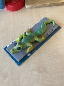 Proposer ds ateliers artistiques aux enfants