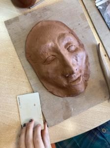 Créer un masque avec de l'argile rouge