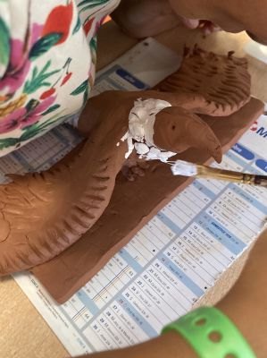 Peindre sa sculpture en argile