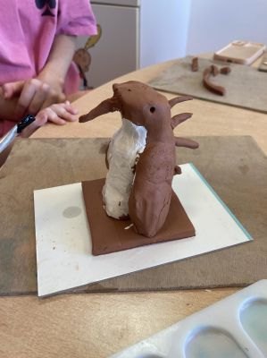 Le petit pingouin que Charles, 4 ans, a modelé