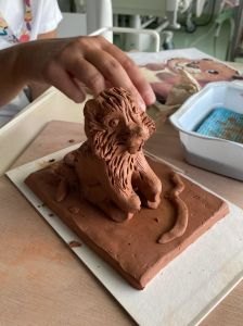 Petit castor en argile auto-durcissante