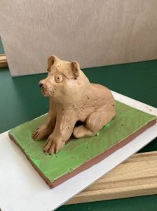 Lionceau modelé par un enfant