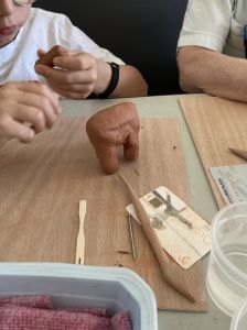 Modelage des pattes du chat