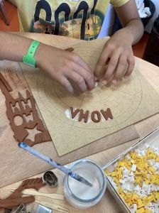 Il est possible d'utiliser des lettres comme motifs