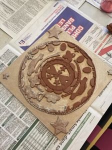 L'ensemble est peint avec de la peinture métallisée