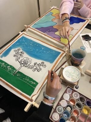 Artiste intervenant auprès des enfants hospitalisés