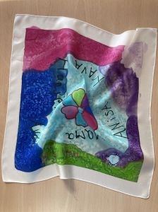 Foulard de soie peint à la main