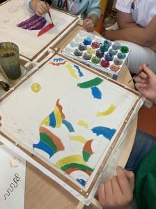 Formes abstraites qui évoque un paysage