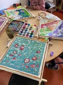 Ateliers créatifs proposés aux enfants à l'hôpital