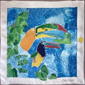 Le foulard en soie peint par Mahé