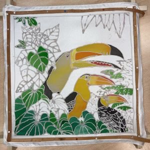 Motif aux toucans sur soie tendue