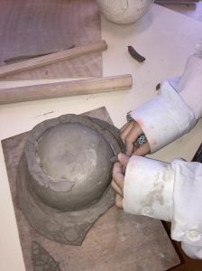 Artiste plasticienne intervenant dans les écoles