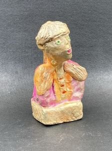 Artiste plasticienne qui travaille avec les enfants