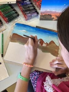 Peindre les montagnes en arrière plan