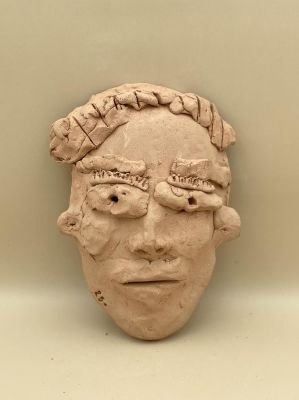 Modelage d'un visage en argile