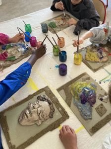 Application d'une peinture métallisée couleur étain