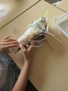 Séance d'arts visuels à l'école