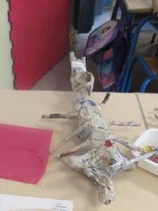 Petite sculpture en papier mâché